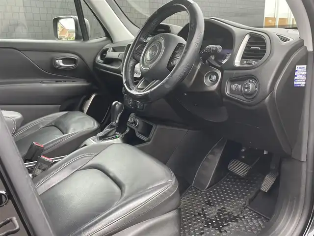 クライスラー・ジープ ジープ レネゲード リミテッド 静岡県 2020(令2)年 4.2万km 黒 UconnectナビフルセグTV Bluetooth CarPlay対応/バックカメラ/ブラックレザーシート シートヒーター /ステアリングヒーター/衝突軽減ブレーキACC/レーンセンスBSM/TOYOホワイトレターATタイヤ215/60/17/ルーフラック キャリア/LEDヘッドライト/フォグランプ/レインセンサー /スマートキー/DSRCETC