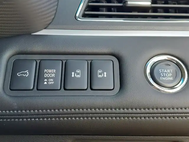 三菱 デリカＤ：５ P 東京都 2020(令2)年 3.8万km エメラルドブラックパール/アイガーグレーメタリック  e-Assist/・衝突被害軽減ブレーキシステム/・踏み間違い衝突防止アシスト/・車線逸脱防止支援機能/・レーダークルーズコントロール/・後側方車両検知警報システム [BSW]/・オートマチックハイビーム/・マルチアラウンドモニター/プッシュスタート/アイドリングストップ/パドルシフト/純正ナビ/フルセグTV/ETC/ドライブレコーダー/100V電源/両側パワースライドドア/エレクトリックテールゲート/運転席パワーシート/シートヒーター/LEDヘッドライト/オートライト/ドアバイザー/18インチ純正アルミホイール/スマートキー