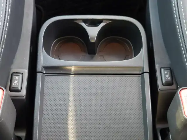 三菱 デリカＤ：５ P 東京都 2020(令2)年 3.8万km エメラルドブラックパール/アイガーグレーメタリック  e-Assist/・衝突被害軽減ブレーキシステム/・踏み間違い衝突防止アシスト/・車線逸脱防止支援機能/・レーダークルーズコントロール/・後側方車両検知警報システム [BSW]/・オートマチックハイビーム/・マルチアラウンドモニター/プッシュスタート/アイドリングストップ/パドルシフト/純正ナビ/フルセグTV/ETC/ドライブレコーダー/100V電源/両側パワースライドドア/エレクトリックテールゲート/運転席パワーシート/シートヒーター/LEDヘッドライト/オートライト/ドアバイザー/18インチ純正アルミホイール/スマートキー