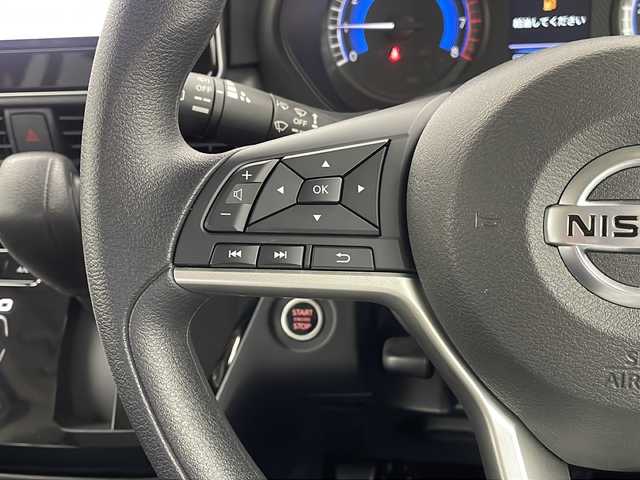 日産 ルークス ハイウェイスター X 栃木県 2023(令5)年 0.2万km ホワイトパール 衝突被害軽減ブレーキシステム/踏み間違い衝突防止アシスト/オートマチックハイビーム/標識認識システム/先行車発進通知/車線逸脱警報システム/車線逸脱防止支援機能/ふらつき警報/純正9インチナビ/(BT/AM/FM/HDMI/TV)/アラウンドビューモニター/両側パワースライドドア/純正サイドバイザー/純正フロアマット/LEDヘッドライト/フォグライト/ステアリングスイッチ/アイドリングストップ/プッシュスタート/オートエアコン