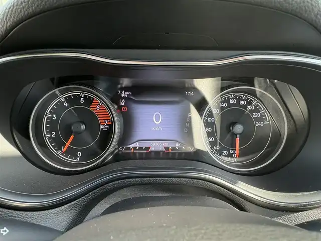 クライスラー・ジープ ジープ チェロキー リミテッド 石川県 2020(令2)年 6万km 白 4WD/純正メモリナビ/　Bluetooth・AM/FM・USB・AUX/フルセグTV/ETC2.0/バックカメラ/前後ドライブレコーダー/アダプティブクルーズコントロール/ルーフレール/パワーシート（D+N席）/シートメモリー/シートヒーター（D＋N席）/エアシート（D＋N席）/パワーバックドア/パドルシフト/ブラインドスポットモニター/アンチロック・ブレーキ・システム/衝突被害軽減システム/横滑り防止装置/前後コーナーセンサー/レーンキープアシスト/盗難防止装置/パーキングアシスト/アイドリングストップ/エアバッグ（W+サイド）/カーテンエアバッグ/LEDヘッドライト/純正アルミホイール/スマートキー/スペアキー×1