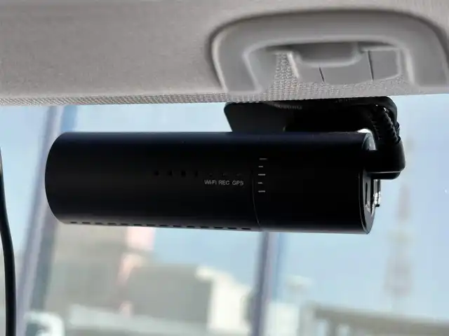 クライスラー・ジープ ジープ チェロキー リミテッド 石川県 2020(令2)年 6万km 白 4WD/純正メモリナビ/　Bluetooth・AM/FM・USB・AUX/フルセグTV/ETC2.0/バックカメラ/前後ドライブレコーダー/アダプティブクルーズコントロール/ルーフレール/パワーシート（D+N席）/シートメモリー/シートヒーター（D＋N席）/エアシート（D＋N席）/パワーバックドア/パドルシフト/ブラインドスポットモニター/アンチロック・ブレーキ・システム/衝突被害軽減システム/横滑り防止装置/前後コーナーセンサー/レーンキープアシスト/盗難防止装置/パーキングアシスト/アイドリングストップ/エアバッグ（W+サイド）/カーテンエアバッグ/LEDヘッドライト/純正アルミホイール/スマートキー/スペアキー×1