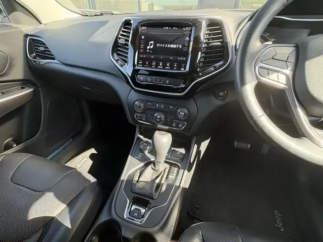 クライスラー・ジープ ジープ チェロキー リミテッド 石川県 2020(令2)年 6万km 白 4WD/純正メモリナビ/　Bluetooth・AM/FM・USB・AUX/フルセグTV/ETC2.0/バックカメラ/前後ドライブレコーダー/アダプティブクルーズコントロール/ルーフレール/パワーシート（D+N席）/シートメモリー/シートヒーター（D＋N席）/エアシート（D＋N席）/パワーバックドア/パドルシフト/ブラインドスポットモニター/アンチロック・ブレーキ・システム/衝突被害軽減システム/横滑り防止装置/前後コーナーセンサー/レーンキープアシスト/盗難防止装置/パーキングアシスト/アイドリングストップ/エアバッグ（W+サイド）/カーテンエアバッグ/LEDヘッドライト/純正アルミホイール/スマートキー/スペアキー×1