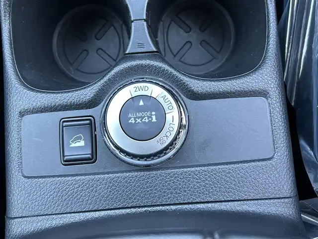 日産 エクストレイル 20Xi 栃木県 2018(平30)年 6.5万km ブリリアントホワイトパール エマージェンシーブレーキ/社外ナビ/・CD/DVD/Bluetooth/プロパイロット/アラウンドビューモニター/インテリジェントルームミラー/パワーバックドア/前後コーナーセンサー/ドライブレコーダー/ETC/カプロンシート/LEDヘッドライト/フォグランプ/オートハイビーム/純正18インチAW/ルーフレール/純正フロアマット/スマートキー/プッシュスタート