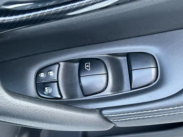 日産 エクストレイル 20Xi 栃木県 2018(平30)年 6.5万km ブリリアントホワイトパール エマージェンシーブレーキ/社外ナビ/・CD/DVD/Bluetooth/プロパイロット/アラウンドビューモニター/インテリジェントルームミラー/パワーバックドア/前後コーナーセンサー/ドライブレコーダー/ETC/カプロンシート/LEDヘッドライト/フォグランプ/オートハイビーム/純正18インチAW/ルーフレール/純正フロアマット/スマートキー/プッシュスタート