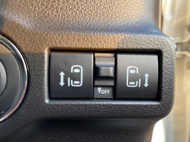 スズキ スペーシア カスタム HYBRID XS ターボ 千葉県 2025(令7)年 0.3万km ピュアホワイトパール/ブラック2トーン 純正9インチナビ/全周囲カメラ/衝突被害軽減システム/車線逸脱警報/クルーズコントロール/両側パワースライドドア/横滑り防止装置/ETC/アイドリングストップ/LEDヘッドライト/オートライト/ウィンカーミラー/電動格納ミラー/純正15インチAW/シートヒーター/ステアリングヒーター/プッシュスタート/スマートキー/フロアマット/スペアキー/取扱説明書/保証書