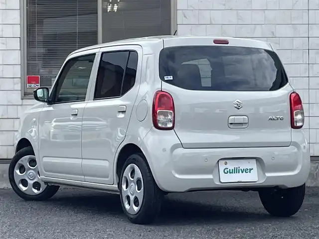 スズキ アルト L 福岡県 2023(令5)年 2.4万km ソフトベージュメタリック ワンオーナー/純正ディスプレイオーディオ/　（AM/FM/Bluetooth）/バックカメラ/スズキセーフティサポート/・誤発進抑制機能/・車線逸脱警報機能/・ふらつき警報機能/・先行車発進お知らせ機能/・後退時ブレーキサポート/・後方誤発進抑制機能/・リアパーキングセンサー/アイドリングストップ/横滑り防止装置/オートライト/純正ホイールキャップ/シートヒーター（D/N）/ETC/前後ドライブレコーダー【CTJ-880】/純正フロアマット/電格ミラー/ISOFIX/電源ソケット×1/USB端子×1/スペアキー×1/保証書/取扱説明書/ナビ取扱説明書
