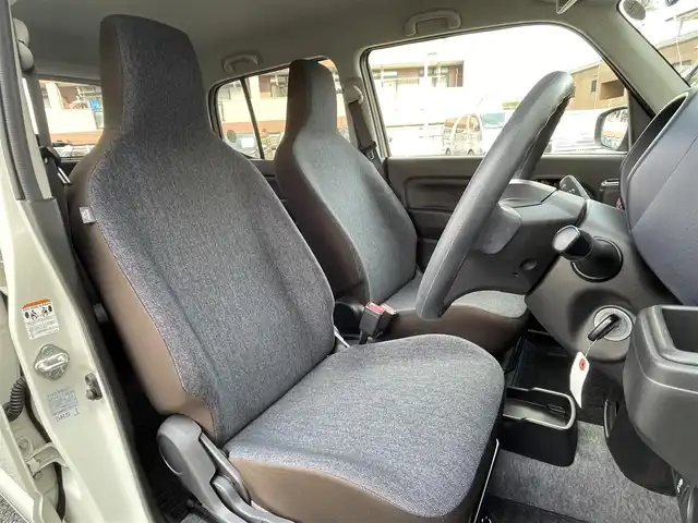 スズキ アルト L 福岡県 2023(令5)年 2.4万km ソフトベージュメタリック ワンオーナー/純正ディスプレイオーディオ/　（AM/FM/Bluetooth）/バックカメラ/スズキセーフティサポート/・誤発進抑制機能/・車線逸脱警報機能/・ふらつき警報機能/・先行車発進お知らせ機能/・後退時ブレーキサポート/・後方誤発進抑制機能/・リアパーキングセンサー/アイドリングストップ/横滑り防止装置/オートライト/純正ホイールキャップ/シートヒーター（D/N）/ETC/前後ドライブレコーダー【CTJ-880】/純正フロアマット/電格ミラー/ISOFIX/電源ソケット×1/USB端子×1/スペアキー×1/保証書/取扱説明書/ナビ取扱説明書