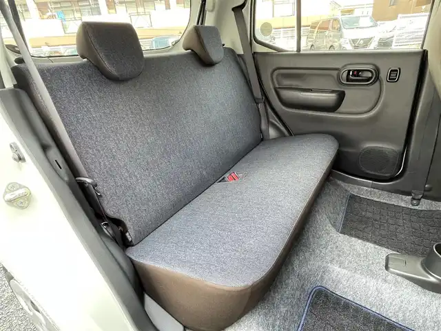 スズキ アルト L 福岡県 2023(令5)年 2.4万km ソフトベージュメタリック ワンオーナー/純正ディスプレイオーディオ/　（AM/FM/Bluetooth）/バックカメラ/スズキセーフティサポート/・誤発進抑制機能/・車線逸脱警報機能/・ふらつき警報機能/・先行車発進お知らせ機能/・後退時ブレーキサポート/・後方誤発進抑制機能/・リアパーキングセンサー/アイドリングストップ/横滑り防止装置/オートライト/純正ホイールキャップ/シートヒーター（D/N）/ETC/前後ドライブレコーダー【CTJ-880】/純正フロアマット/電格ミラー/ISOFIX/電源ソケット×1/USB端子×1/スペアキー×1/保証書/取扱説明書/ナビ取扱説明書