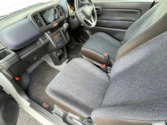 スズキ アルト L 福岡県 2023(令5)年 2.4万km ソフトベージュメタリック ワンオーナー/純正ディスプレイオーディオ/　（AM/FM/Bluetooth）/バックカメラ/スズキセーフティサポート/・誤発進抑制機能/・車線逸脱警報機能/・ふらつき警報機能/・先行車発進お知らせ機能/・後退時ブレーキサポート/・後方誤発進抑制機能/・リアパーキングセンサー/アイドリングストップ/横滑り防止装置/オートライト/純正ホイールキャップ/シートヒーター（D/N）/ETC/前後ドライブレコーダー【CTJ-880】/純正フロアマット/電格ミラー/ISOFIX/電源ソケット×1/USB端子×1/スペアキー×1/保証書/取扱説明書/ナビ取扱説明書