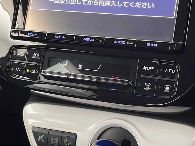 トヨタ プリウス S ツーリングセレクション 新潟県 2016(平28)年 5.7万km エモーショナルレッド 純正9インチメモリナビ/　フルセグTV/Bluetooth/CD/DVD/衝突被害軽減ブレーキ/レーンキープアシスト/クルーズコントロール/レザーシート/前席シートヒーター/ドライブレコーダー/バックモニター/ビルトインETC/オートライト/オートマチックハイビーム/横滑り防止装置/ステアリングスイッチ/禁煙車