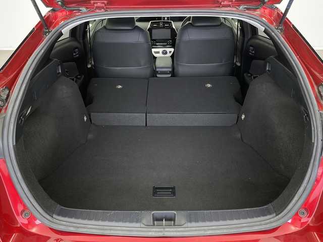 トヨタ プリウス S ツーリングセレクション 新潟県 2016(平28)年 5.7万km エモーショナルレッド 純正9インチメモリナビ/　フルセグTV/Bluetooth/CD/DVD/衝突被害軽減ブレーキ/レーンキープアシスト/クルーズコントロール/レザーシート/前席シートヒーター/ドライブレコーダー/バックモニター/ビルトインETC/オートライト/オートマチックハイビーム/横滑り防止装置/ステアリングスイッチ/禁煙車