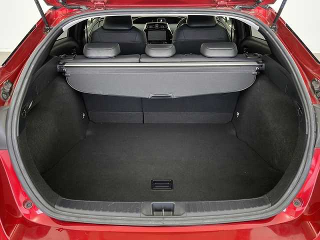 トヨタ プリウス S ツーリングセレクション 新潟県 2016(平28)年 5.7万km エモーショナルレッド 純正9インチメモリナビ/　フルセグTV/Bluetooth/CD/DVD/衝突被害軽減ブレーキ/レーンキープアシスト/クルーズコントロール/レザーシート/前席シートヒーター/ドライブレコーダー/バックモニター/ビルトインETC/オートライト/オートマチックハイビーム/横滑り防止装置/ステアリングスイッチ/禁煙車