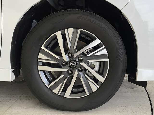 日産 セレナ ハイウェイスター V Vセレクション 愛知県 2024(令6)年 0.3万km プリズムホワイト プロパイロット/衝突軽減システム/純正９型SDナビ/全方位カメラ両側パワースライドドア/クルーズコントロール/フルセグ/Bluetooth/バックカメラ/コーナーセンサー/純正アルミホイール/ブラインドスポットモニター/LEDヘッドライト/パドルシフト/インテリジェントミラー/リアオートエアコン/オートマチックハイビーム/ドライブレコーダー/ETC/ステアリングスイッチ/スマートキー/プッシュスタート