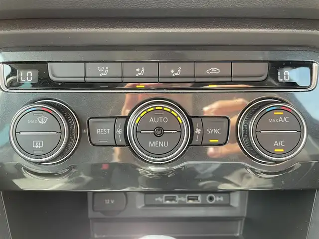 フォルクスワーゲン ティグアン TDI 4モーション コンフォートライン 千葉県 2020(令2)年 10.4万km ディープブラックパールエフェクト 衝突軽減ブレーキ/全周囲カメラ/メーカーオプションナビ/スマートキー/アダプティブクルーズコントロール/レーンキープアシスト/前後コーナーセンサー/純正17インチアルミホイール/純正LEDヘッドライト/フォグランプ/ブレーキオートホールド/本革巻きステアリング/サイド＆カーテンエアバッグ