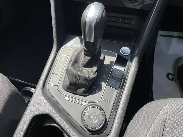 フォルクスワーゲン ティグアン TDI 4モーション コンフォートライン 千葉県 2020(令2)年 10.4万km ディープブラックパールエフェクト 衝突軽減ブレーキ/全周囲カメラ/メーカーオプションナビ/スマートキー/アダプティブクルーズコントロール/レーンキープアシスト/前後コーナーセンサー/純正17インチアルミホイール/純正LEDヘッドライト/フォグランプ/ブレーキオートホールド/本革巻きステアリング/サイド＆カーテンエアバッグ
