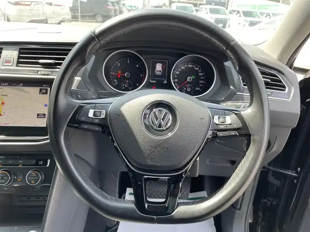 フォルクスワーゲン ティグアン TDI 4モーション コンフォートライン 千葉県 2020(令2)年 10.4万km ディープブラックパールエフェクト 衝突軽減ブレーキ/全周囲カメラ/メーカーオプションナビ/スマートキー/アダプティブクルーズコントロール/レーンキープアシスト/前後コーナーセンサー/純正17インチアルミホイール/純正LEDヘッドライト/フォグランプ/ブレーキオートホールド/本革巻きステアリング/サイド＆カーテンエアバッグ