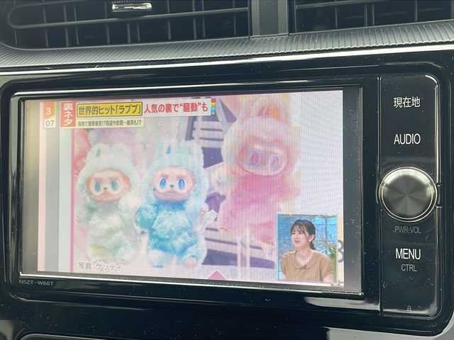トヨタ アクア S 新潟県 2018(平30)年 10.3万km スーパーホワイトⅡ 純正SDナビゲーション/（DTV/DVD/Bluetooth）/衝突軽減/レーンキープアシスト/バックカメラ/ETC/ドライブレコーダー/ステアリングスイッチ/フロアマット/ヘッドライトレベライザー/オートハイビーム/ウィンカーミラー/電格ミラー/ドアバイザー