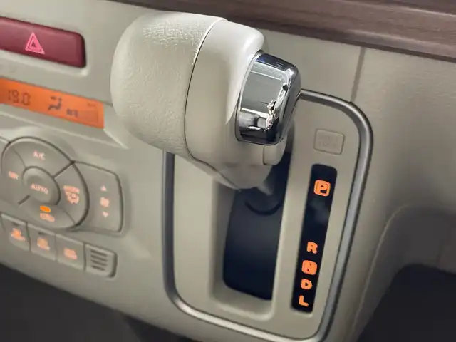 スズキ ラパン ＬＣ X 福岡県 2024(令6)年 0.6万km フォーンベージュメタリック/アーバンブラウン 2トーン 禁煙車/純正ディスプレイオーディオ/(Ｂｌｕｅｔｏｏｔｈ/FM/AM/USB)/バックモニター/衝突被害軽減ブレーキ/コーナーセンサー/アイドリングストップ/シートヒーター/ＬＥＤヘッドライト/オートライト/電動格納ミラー/スマートキー/プッシュスタート/保証書/取扱説明書/スペアキー