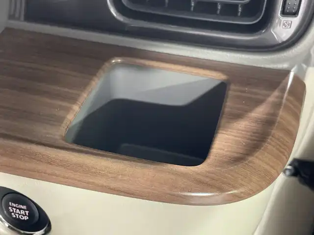 スズキ ラパン ＬＣ X 福岡県 2024(令6)年 0.6万km フォーンベージュメタリック/アーバンブラウン 2トーン 禁煙車/純正ディスプレイオーディオ/(Ｂｌｕｅｔｏｏｔｈ/FM/AM/USB)/バックモニター/衝突被害軽減ブレーキ/コーナーセンサー/アイドリングストップ/シートヒーター/ＬＥＤヘッドライト/オートライト/電動格納ミラー/スマートキー/プッシュスタート/保証書/取扱説明書/スペアキー