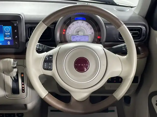 スズキ ラパン ＬＣ X 福岡県 2024(令6)年 0.6万km フォーンベージュメタリック/アーバンブラウン 2トーン 禁煙車/純正ディスプレイオーディオ/(Ｂｌｕｅｔｏｏｔｈ/FM/AM/USB)/バックモニター/衝突被害軽減ブレーキ/コーナーセンサー/アイドリングストップ/シートヒーター/ＬＥＤヘッドライト/オートライト/電動格納ミラー/スマートキー/プッシュスタート/保証書/取扱説明書/スペアキー