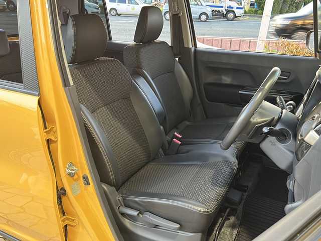 スズキ ハスラー Jスタイル Ⅱ ターボ 静岡県 2018(平30)年 6.5万km アクティブイエロー/ブラック2トーンルーフ ナビ/FM/AM/SD/ipod/フルセグ/USB/Bluetooth/CD/DVD/ /主要装備/・クルーズコントロール　/・シートヒーター　/・パドルシフト　/・ドライブレコーダー　/・アイドリングストップ　/・レーンキープ　/・バックカメラ　/・スマートキー　/・ルーフキャリア　/・ＥＴＣ　/・プッシュスタート　/・ステアリングリモコン/・デュアルカメラブレーキサポート/・ハーフレザーシート/・