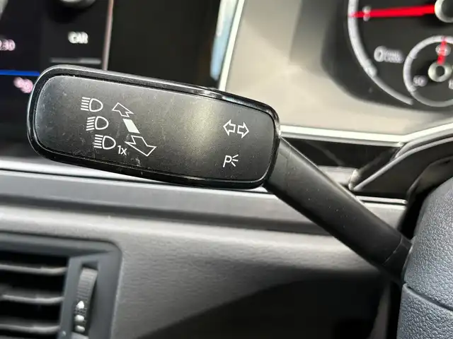 フォルクスワーゲン ポロ TSIハイライン 石川県 2018(平30)年 5.6万km 白 純正ナビ/フルセグ/バックカメラ/レーダークルーズコントロール/ドライブレコーダー（前方）/Bluetooth/ETC2.0/USB/プッシュスタート/スマートキー/LEDヘッドライト/フォグライト/フロアマット
