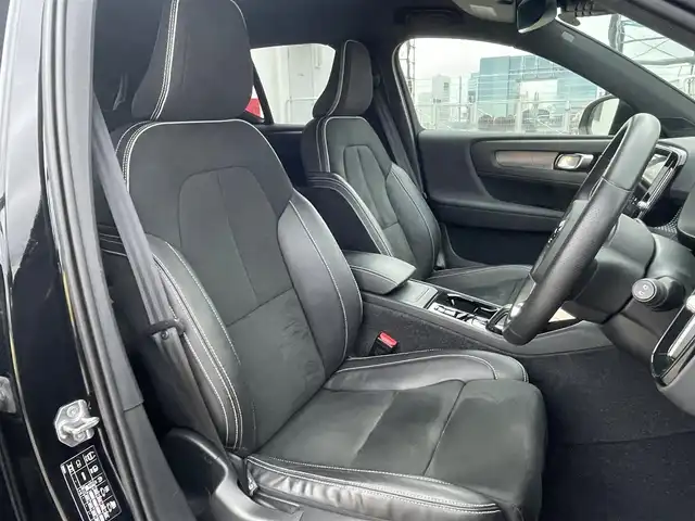 ボルボ ＸＣ４０ B4 AWD Rデザイン 東京都 2021(令3)年 3.4万km オニキスブラックP 純正ナビ/フルセグＴＶ/３６０°カメラ/harman/kardonサウンド/ハーフレザーシート/シートヒーター/前後ドラレコ/ワイヤレス充電/パワーバックドア/ACC/BSM/レーンキープ