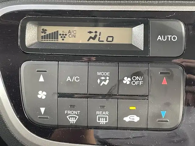 ホンダ Ｎ ＢＯＸ カスタム SSパッケージ 滋賀県 2014(平26)年 5.3万km スマートブラック 社外ナビ/・Bluetooth/ワンセグ/・CD/DVD/バックカメラ/ステアリングリモコン/ETC/両側パワースライドドア/シートリフター/HIDオートライト/フォグライト/純正14インチ付AW/プッシュスタート/スマートキー