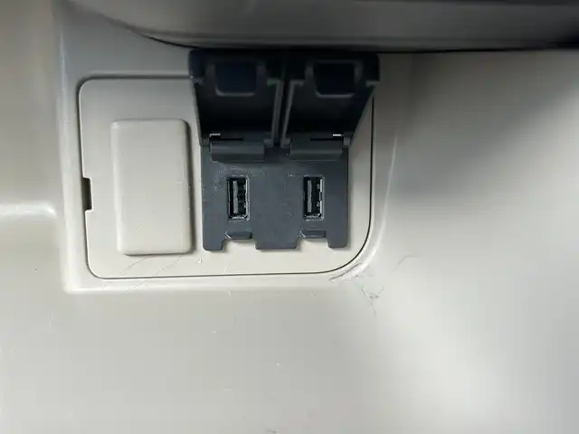 ホンダ Ｎ ＢＯＸ G L ホンダセンシング 岡山県 2018(平30)年 8.4万km プラチナホワイトパール (株)IDOMが運営する【じしゃロン岡山店】の自社ローン専用車両になります。こちらは現金またはオートローンご利用時の価格です。自社ローンご希望の方は別途その旨お申付け下さい/・社外ナビ/・バックカメラ/・片側パワースライドドア/・ETC/・クルーズコントロール有/・スマートキー/・前方ドラレコ/・横滑り防止機能/・レーンキープアシスタント
