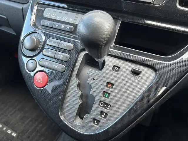 トヨタ ウィッシュ X Sパッケージ 滋賀県 2003(平15)年 17.6万km シルバーマイカM 社外HDDナビ/・AM/FM/・CD/DVD/・HDD/・Bluetooth/・フルセグTV/バックカメラ/ETC/オートマチックヘッドライト/HIDヘッドライト/フォグランプ/電動格納ミラー/シートリフター/純正15インチアルミホイール