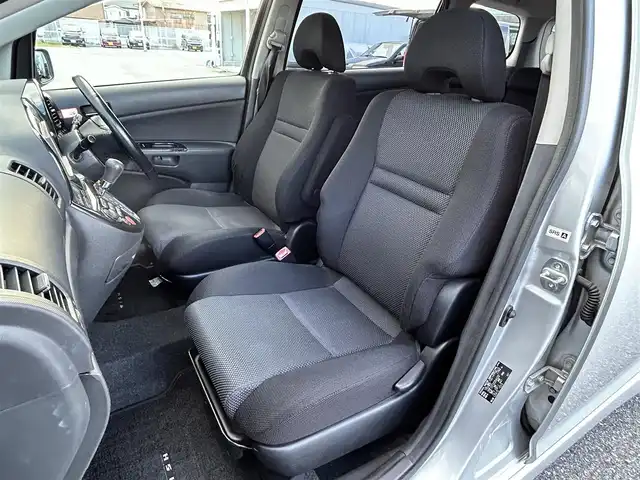 トヨタ ウィッシュ X Sパッケージ 滋賀県 2003(平15)年 17.6万km シルバーマイカM 社外HDDナビ/・AM/FM/・CD/DVD/・HDD/・Bluetooth/・フルセグTV/バックカメラ/ETC/オートマチックヘッドライト/HIDヘッドライト/フォグランプ/電動格納ミラー/シートリフター/純正15インチアルミホイール