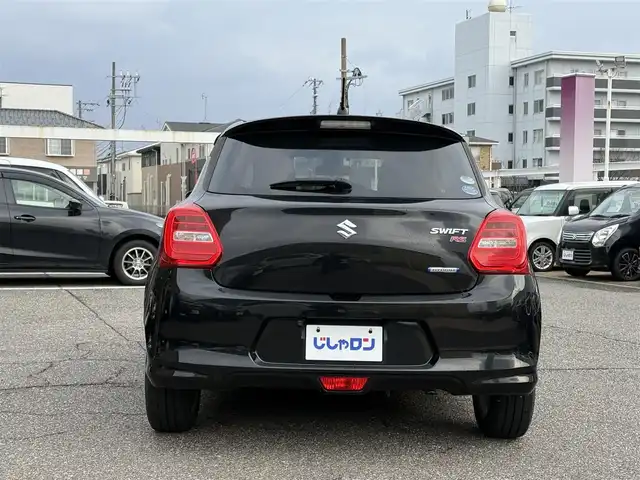スズキ スイフト HYBRID RS 新潟県 2017(平29)年 11.3万km スーパーブラックパール (株)IDOMが運営する【じしゃロン新潟店】の自社ローン対象車両になります。/こちらは現金ご利用時の価格です。自社ローンご希望の方は別途その旨お申付け下さい。/プッシュスタート/スマートキー/スペアキー１本/社外ナビ/フルセグテレビ(走行時視聴可能)/Bluetooth接続可能/CD、DVD、AM、FM視聴可能/バックカメラ/レーダークルーズコントロール/ETC/シートヒーター(D席)/純正AW/本革巻きステアリング/純正LEDヘッドランプ