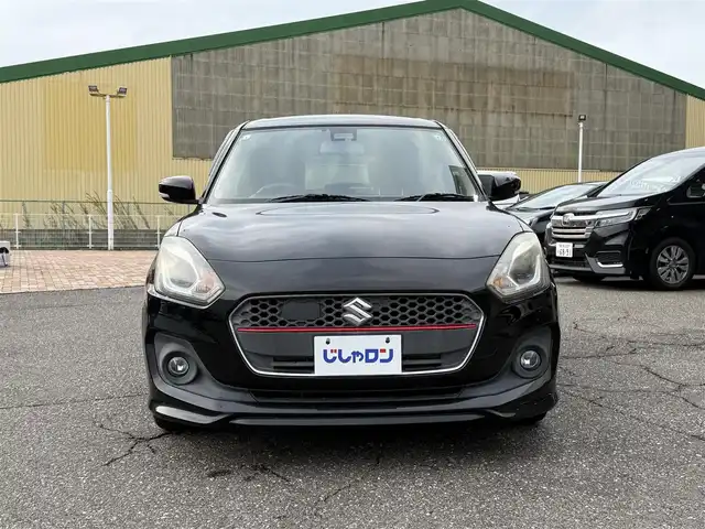 スズキ スイフト HYBRID RS 新潟県 2017(平29)年 11.3万km スーパーブラックパール (株)IDOMが運営する【じしゃロン新潟店】の自社ローン対象車両になります。/こちらは現金ご利用時の価格です。自社ローンご希望の方は別途その旨お申付け下さい。/プッシュスタート/スマートキー/スペアキー１本/社外ナビ/フルセグテレビ(走行時視聴可能)/Bluetooth接続可能/CD、DVD、AM、FM視聴可能/バックカメラ/レーダークルーズコントロール/ETC/シートヒーター(D席)/純正AW/本革巻きステアリング/純正LEDヘッドランプ