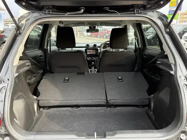 スズキ スイフト HYBRID RS 新潟県 2017(平29)年 11.3万km スーパーブラックパール (株)IDOMが運営する【じしゃロン新潟店】の自社ローン対象車両になります。/こちらは現金ご利用時の価格です。自社ローンご希望の方は別途その旨お申付け下さい。/プッシュスタート/スマートキー/スペアキー１本/社外ナビ/フルセグテレビ(走行時視聴可能)/Bluetooth接続可能/CD、DVD、AM、FM視聴可能/バックカメラ/レーダークルーズコントロール/ETC/シートヒーター(D席)/純正AW/本革巻きステアリング/純正LEDヘッドランプ