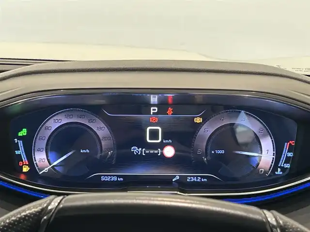 プジョー ３００８ GT ブルー HDi 福岡県 2018(平30)年 5.1万km パール ＳＲ　/ＡＣＣ／ＢＳＭ　/アンビエントライト　/パフュームディフューザー　/Ｂカメラ　/Ｓカメラ　/メモリ付パワーシート　/前席シートヒーター　/Ｂｌｕｅｔｏｏｔｈ　/フットトランクオープナー　/純正１８インチＡＷ