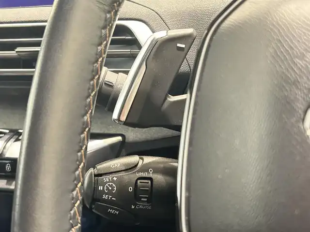 プジョー ３００８ GT ブルー HDi 福岡県 2018(平30)年 5.1万km パール ＳＲ　/ＡＣＣ／ＢＳＭ　/アンビエントライト　/パフュームディフューザー　/Ｂカメラ　/Ｓカメラ　/メモリ付パワーシート　/前席シートヒーター　/Ｂｌｕｅｔｏｏｔｈ　/フットトランクオープナー　/純正１８インチＡＷ