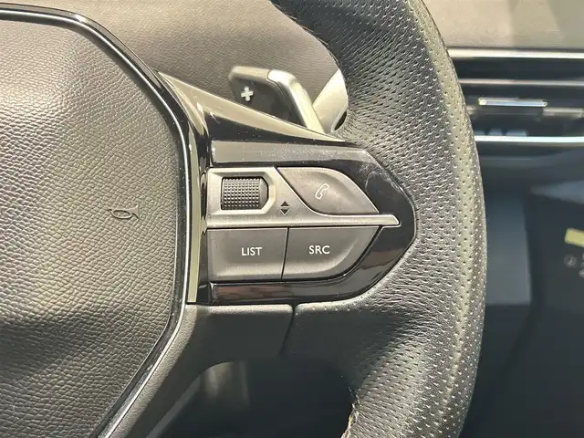 プジョー ３００８ GT ブルー HDi 福岡県 2018(平30)年 5.1万km パール ＳＲ　/ＡＣＣ／ＢＳＭ　/アンビエントライト　/パフュームディフューザー　/Ｂカメラ　/Ｓカメラ　/メモリ付パワーシート　/前席シートヒーター　/Ｂｌｕｅｔｏｏｔｈ　/フットトランクオープナー　/純正１８インチＡＷ