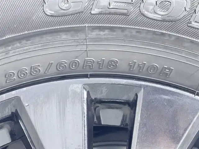 三菱 トライトン GSR 大阪府 2024(令6)年 0.7万km グレー トライトンパッケージ(サイドドアガーニッシュ/ヒューエルリッドガーニッシュ/ホイールアーチモール) スタイリッシュギアパッケージ 純正トノカバー/テールゲートアシスト 黒革シート 純正9incナビTV 360カメラ