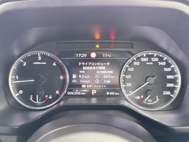 三菱 トライトン GSR 大阪府 2024(令6)年 0.7万km グレー トライトンパッケージ(サイドドアガーニッシュ/ヒューエルリッドガーニッシュ/ホイールアーチモール) スタイリッシュギアパッケージ 純正トノカバー/テールゲートアシスト 黒革シート 純正9incナビTV 360カメラ