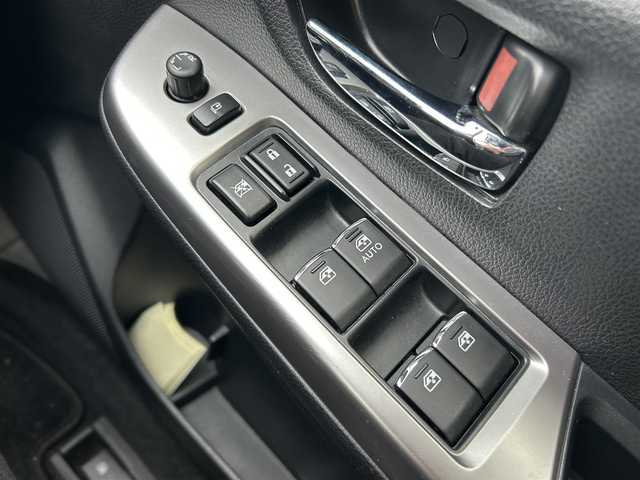 スバル インプレッサ ＸＶ 2．0i－L アイサイト 新潟県 2016(平28)年 9.4万km ヴェネチアンレッドパール 純正ナビ【フルセグTV/FM・AM/BT】/衝突軽減/アイドリングストップ/レーダークルーズコントロール/DN席パワーシート/ETC/バックカメラ/レーンキープアシスト/オートライト/横滑り防止/純正17アルミホイール/スマートキー/プッシュスタート/革巻きステアリング/ステアリングスイッチ/パドルシフト