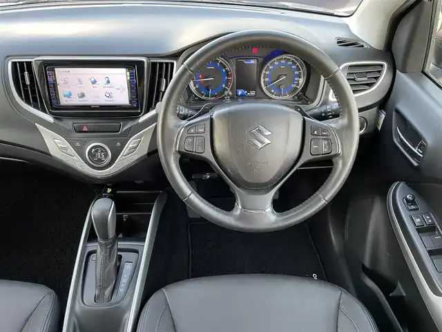 スズキ バレーノ XTセットオプション装着車 鳥取県 2016(平28)年 3.5万km プレミアムシルバーメタリックⅢ ワンオーナー/純正ナビ／フルセグ／ＤＶＤ／ＣＤ／ＢＴ/バックカメラ・ＥＴＣ/ドライブレコーダー/レーダーブレーキサポート/レーダークルーズコントロール/黒レザーシート/前席シートヒーター/キセノンライト/パドルシフト/オートライト/純正１６インチアルミ/社外アルミスタットレスセット積込/（タイヤ残溝　７分山）/フロアマット/保証書・取扱説明書
