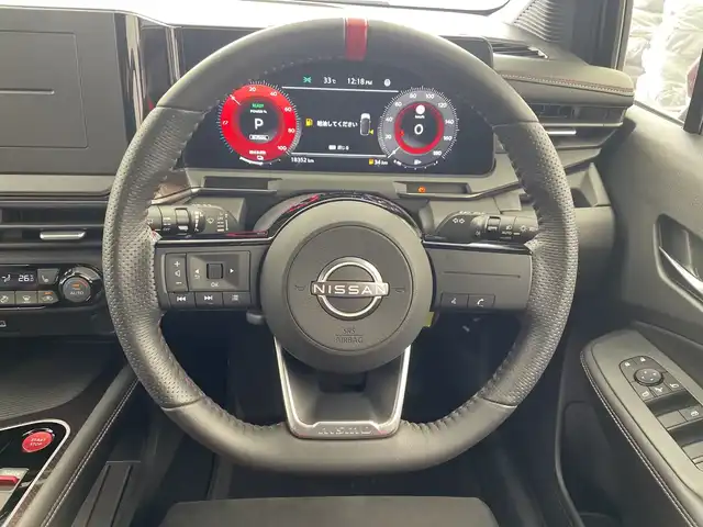 日産 オーラ ニスモ 愛知県 2024(令6)年 1.9万km ダークメタルグレー/スーパーブラック2トーン オーディオレス/デジタルインナーミラー/前後コーナーセンサー/ステアリングスイッチ/USB充電/衝突被害軽減システム/レーンキープアシスト/横滑り防止装置/盗難防止装置/標識検知機能/オートライト/LEDヘッドライト/フロントフォグライト/純正17インチアルミホイール/レカロシート/電動パーキング/ブレーキホールド/シートヒーター/ステアリングヒーター