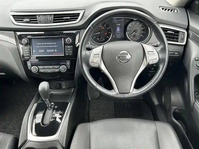 日産 エクストレイル 20Xtt エマージェンシーブレーキ 福島県 2017(平29)年 1.7万km バーニングレッド 純正SDナビ/　【フルセグ/CD/DVD/AUX】/バックカメラ/全周囲カメラ/ステアリングスイッチ/クルーズコントロール/ビルトインETC/ドライブレコーダー前後/純正フロアマット/純正ドアバイザー/前席シートヒーター/レザーシート/横滑り防止機能/アイドリングストップ/パーキングアシスト/コーナーセンサー/LEDヘッドライト（AUTO機能付き）/　・フォグランプ/電動バックドア