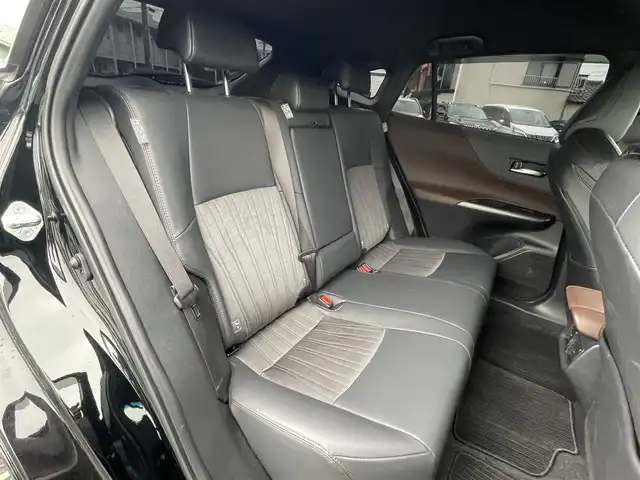 トヨタ ハリアー G 愛知県 2022(令4)年 2.1万km ブラック ワンオーナー/純正ナビ（DA＋ナビキット）/　（AM/FM/BT/USB/AUX）/フルセグTV/バックカメラ/デジタルインナーミラー（前後ドライブレコーダー付き）/トヨタセーフティセンス/LEDヘッドライト/フォグランプ/運転席パワーシート/パワーバックドア/純正18インチAW/純正フロアマット/純正ドアバイザー