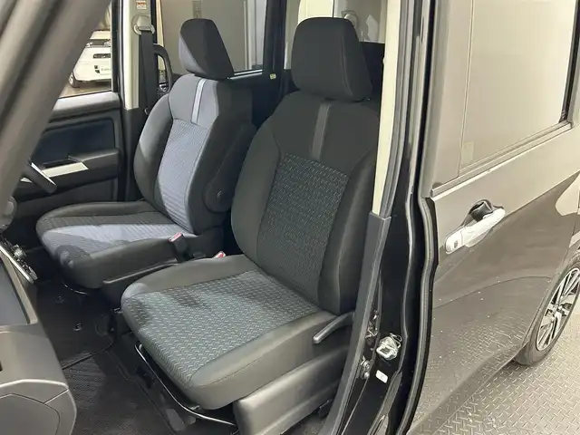 トヨタ ルーミー カスタムG 愛媛県 2022(令4)年 2.5万km ブラックマイカメタリック ・９型ディスプレイオーディオ/（フルセグＴＶ・ＢＴ・ＦＭ・ＡＭ・ＵＳＢ・apple carplay・android auto）/・全方位カメラ　/・レーダークルーズコントロール　/・両側電動ドア　/・レーンキープアシスト/・スペアキー