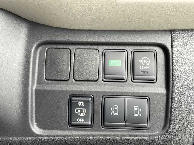 日産 セレナ ハイウェイスター Vセレクション 愛知県 2017(平29)年 6.2万km マルーンレッド 2トーン プロパイロット/衝突軽減システム/純正SDナビ（SDなし）/両側パワースライドドア/クルーズコントロール/フルセグ/CD/DVD/Bluetooth/バックカメラ/イージーオープン機能/コーナーセンサー/純正アルミホイール/LEDヘッドライト/インテリジェントミラー/ドライブレコーダー/ETC/ステアリングスイッチ/スマートキー/プッシュスタート