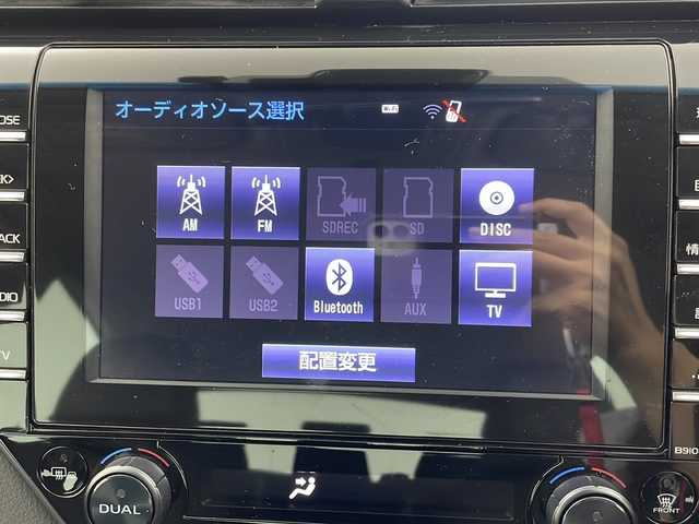 トヨタ カムリ G レザーパッケージ 岐阜県 2019(平31)年 2.9万km アティチュードブラックマイカ 登録時走行距離29058km/ワンオーナー/取扱説明書【車両/ナビ】/新車時保証書/純正ナビ【CD/DVD/Blu-ray/Bluetooth】/フルセグテレビ/バックカメラ/衝突軽減ブレーキ/レーダークルーズコントロール/レーンキープアシスト/ブラインドスポットモニター/インテリジェントクリアランスソナー/クリアランスソナー /プッシュスタート/スマートキー(スペアスマート×1)/黒革シート/前席シートヒーター/前席パワーシート/LEDヘッドライト/オートライト/オートハイビーム/フォグランプ/ウインカーミラー/革巻きステアリング/ドライブレコーダー/ETC/純正18インチアルミ