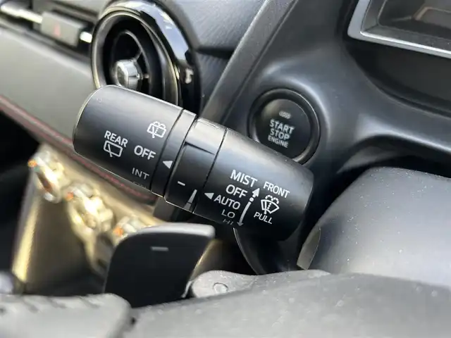 マツダ デミオ XD ツーリング 福島県 2015(平27)年 6.5万km ジェットブラックマイカ (株)IDOMが運営する【じしゃロン福島店】の自社ローン対象車両になります。こちらは現金ご利用時の価格です。自社ローンご希望の方は別途その旨お申付け下さい。/純正ナビ/バックカメラ/HUD/革巻きステアリング/クルーズコントロール/パドルシフト/フォグランプ/ドアバイザー/ステアリングリモコン/ドライブレコーダー/ウィンカーミラー/プッシュスタート/ETC