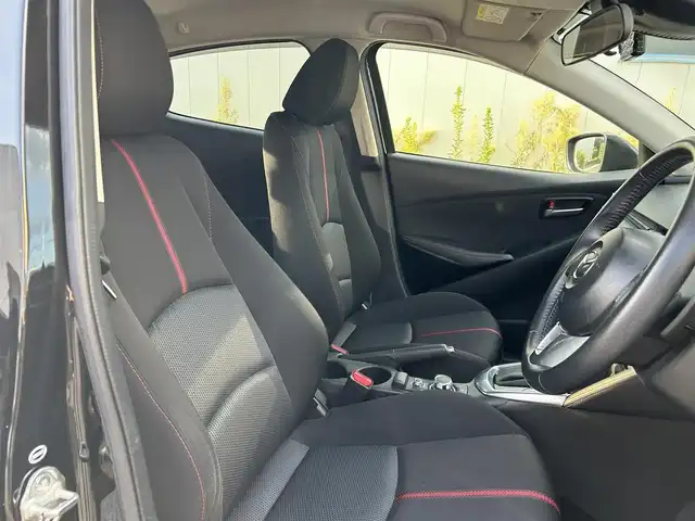 マツダ デミオ XD ツーリング 福島県 2015(平27)年 6.5万km ジェットブラックマイカ (株)IDOMが運営する【じしゃロン福島店】の自社ローン対象車両になります。こちらは現金ご利用時の価格です。自社ローンご希望の方は別途その旨お申付け下さい。/純正ナビ/バックカメラ/HUD/革巻きステアリング/クルーズコントロール/パドルシフト/フォグランプ/ドアバイザー/ステアリングリモコン/ドライブレコーダー/ウィンカーミラー/プッシュスタート/ETC